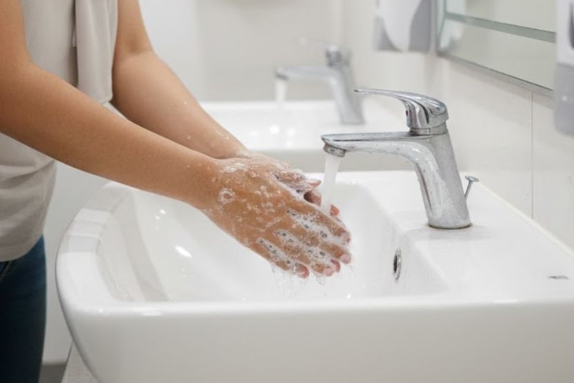 Basuh tangan dengan sabun langkah terbaik menghidarkan diri daripada penyakit. -Gambar hiasan AI