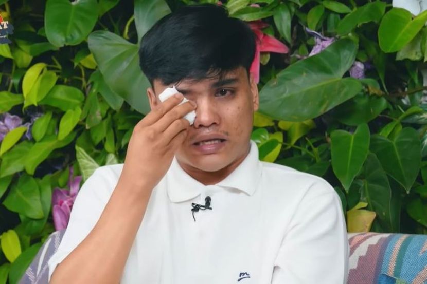 Ressa menuntut hak sebagai anak. 