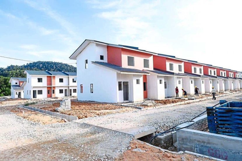 Kontraktor boleh menyertai projek kerajaan sekiranya syarikat memenuhi kriteria yang ditetapkan CIDB. -Gambar hiasan 