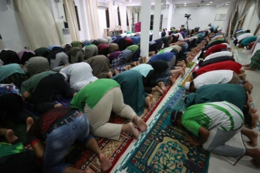 Bulan Ramadan peluang terbaik umat Islam melipat gandakan amalan. -Gambar hiasan 