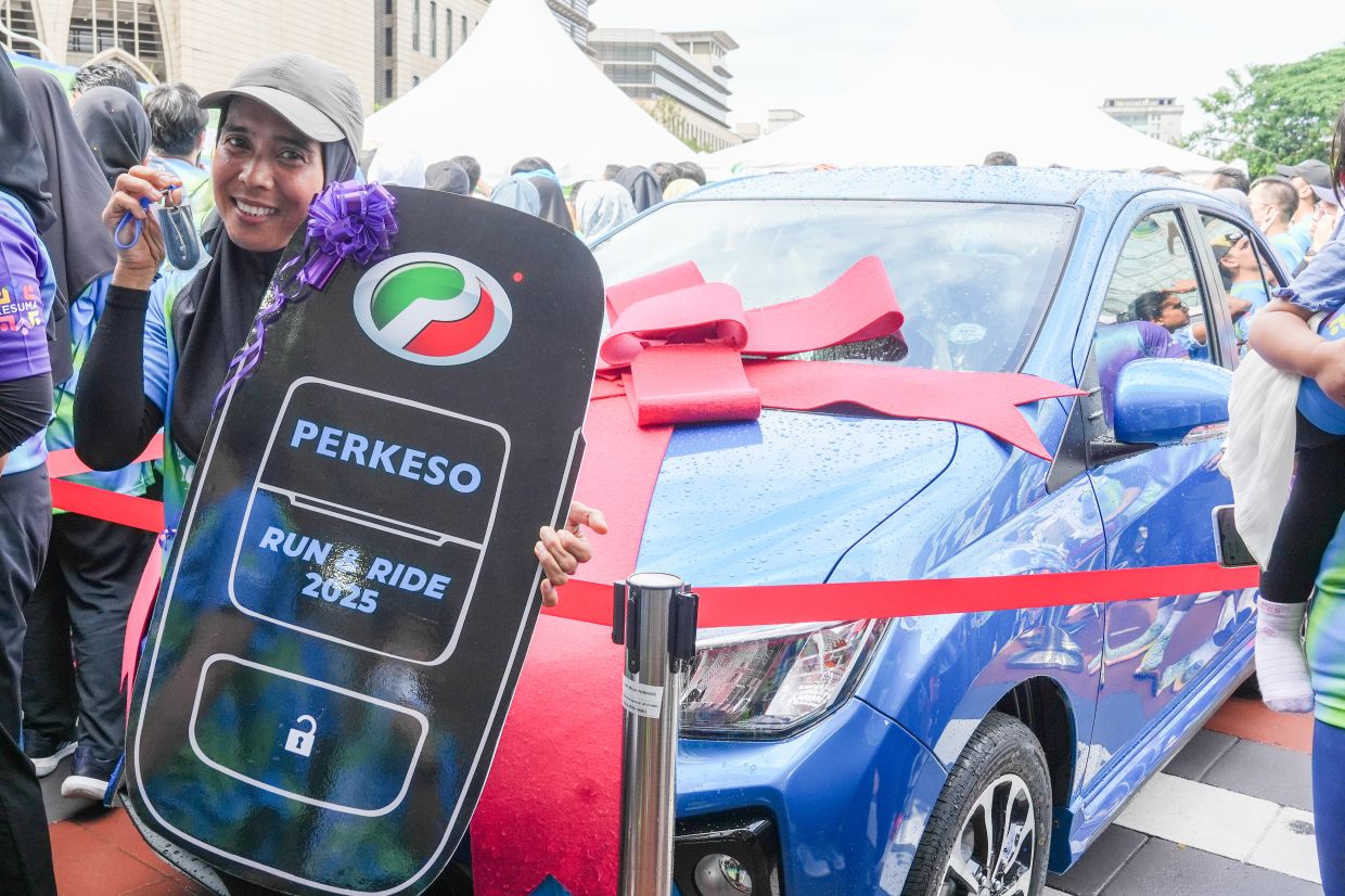 Norlela Ismail, 52, membawa pulang hadiah utama Perodua Bezza sewaktu PERKESO Run And Ride tahun lalu, mungkin tahun ini anda pula yang akan menjadi pemenang bertuah.