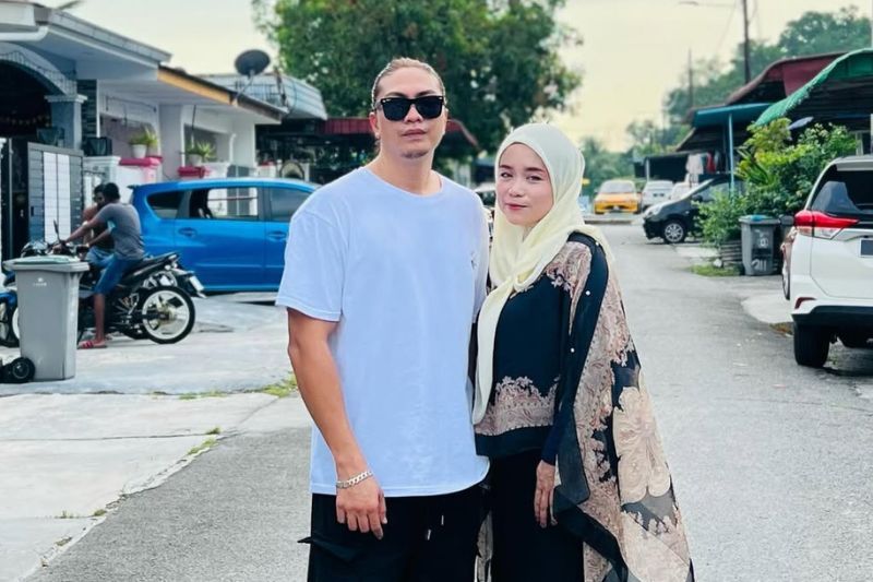 Azmirul (kiri) berjanji tidak akan mengulangi kesilapan yang dilakukannya. 