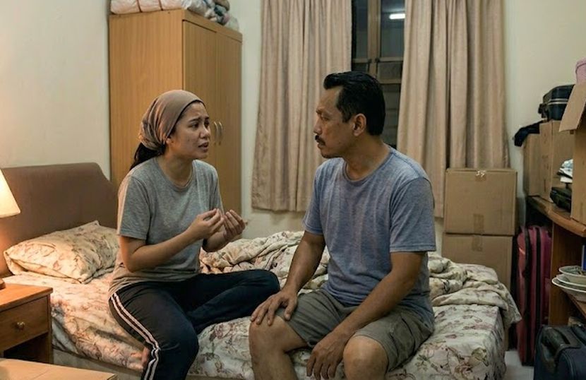 Pasangan suami isteri perlu berbincang mengenai urusan keluarga bagi mengelakkan salah faham. -Gambar hiasan AI