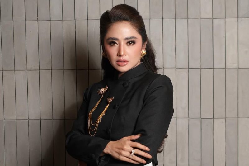 Dewi menganggap Ahmad Dhani terlepas pandang tentang tetamu jemputan perkahwinan anaknya.