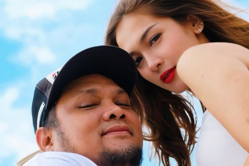 Virgoun dan Lindi (kanan) bernikah pada Februari lalu.