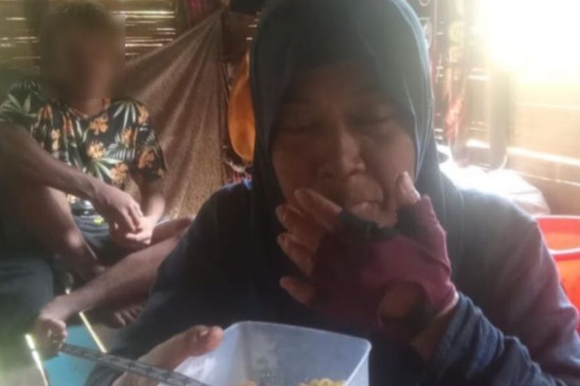 Sekeping gambar tular dipercayai memaparkan Jaslinda berada di sebuah rumah di Kampung Lubuk Gaharu.