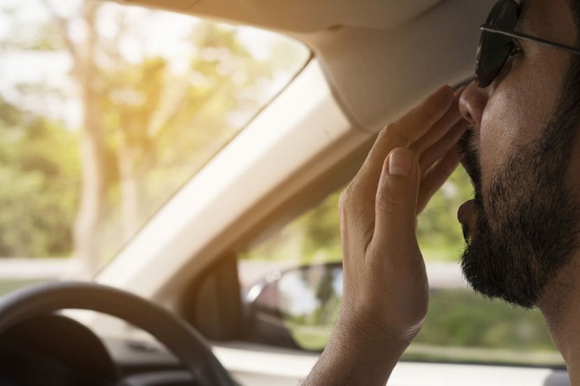 Microsleep boleh berlaku tidak mengira waktu. -Gambar hiasan AI