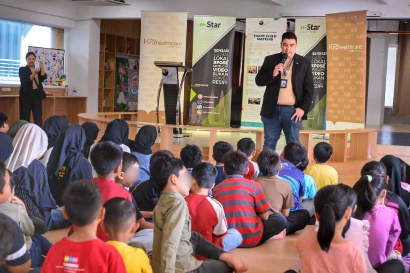 Russell memaklumkan CSR kali ini bertujuan memberi pengajaran agar kanak-kanak lebih peka terhadap kebersihan, -Gambar Raja Faisal Hishan/SMG