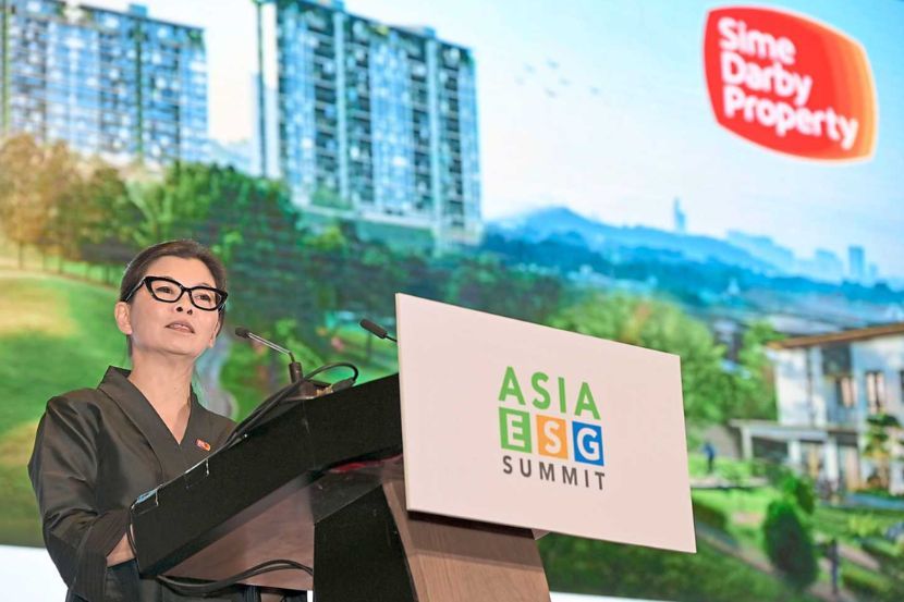 Yasmin menerangkan strategi empat tonggak SDP untuk mengurangkan pelepasan karbon daripada aktiviti pembinaan dan operasi.