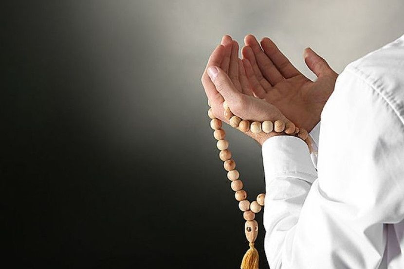 Doa merupakan senjata umat muslimin. -Gambar hiasan