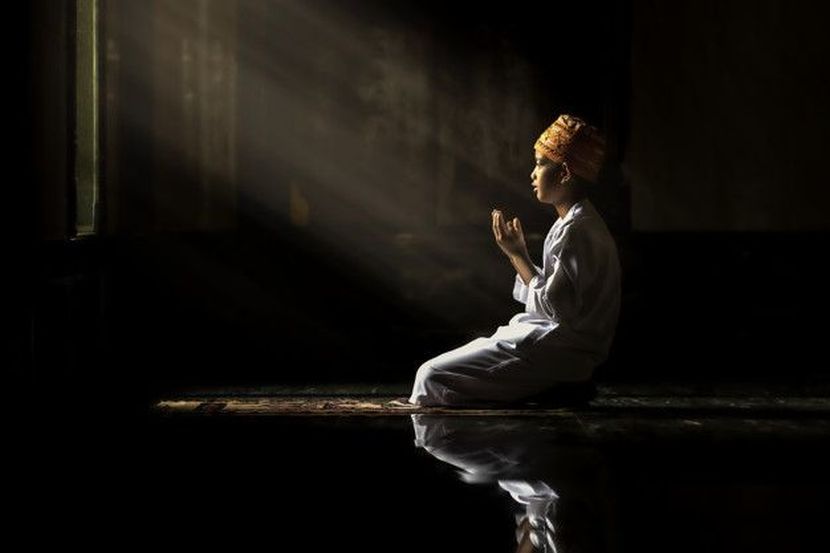 Umat Islam diharamkan menyekutukan Allah. -Gambar hiasan AI