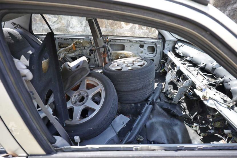 Ada risiko kesihatan bagi mereka yang tinggal berdekatan kawasan kereta terbiar. -Foto —CHAN BOON KAI/SMG