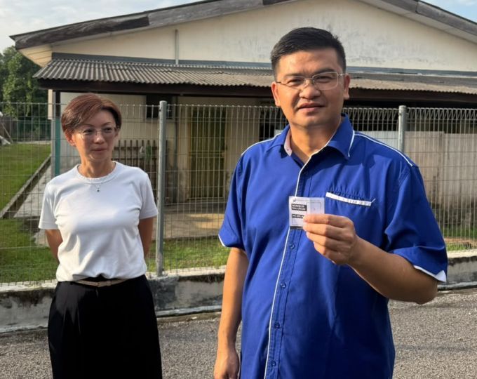 Datuk Leaw Kok Chan akan membuang undi di Mantin.