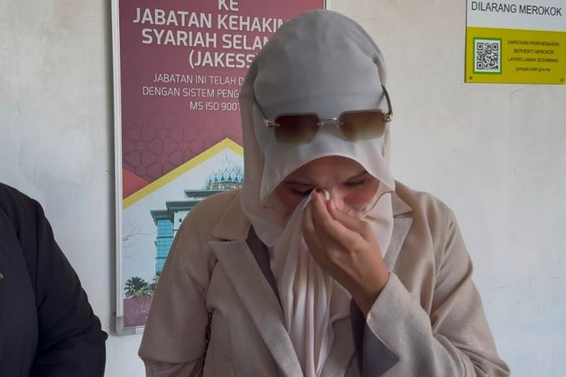 Syida gagal menahan sebak apabila memikirkan tentang sokongan diterima ketika berdepan konflik rumah tangga.
