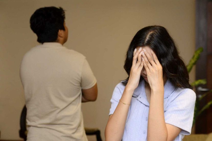 Pasangan suami isteri sering diuji dengan masalah kewangan. -Gambar hiasan
