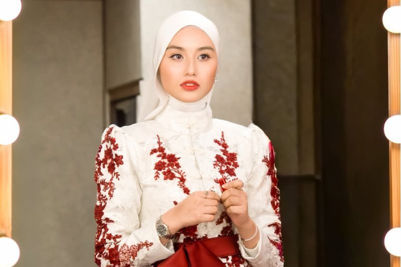 Layla perlu mencari gaya pemakaian yang lebih sesuai.