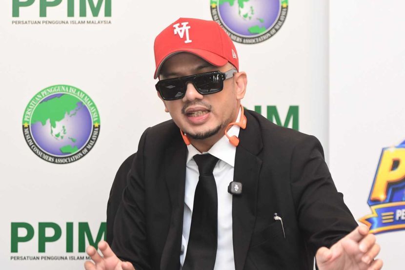 Caprice, during a special interview with Chief Activist of PPIM, Datuk Nadzim Johan. — EZARD FAROUQ/The Star
