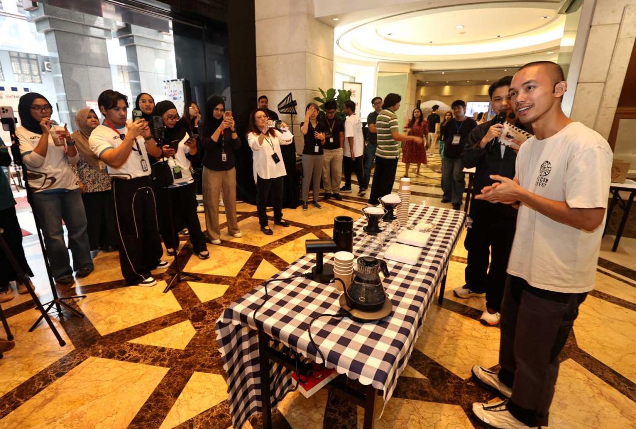 Bazaar Kopi ber-Kuali-ti event by Kuali X Star Track at Menara Star lobby in conjunction SMG55 Anniversary on October 01.-AZMAN GHANI/The Star