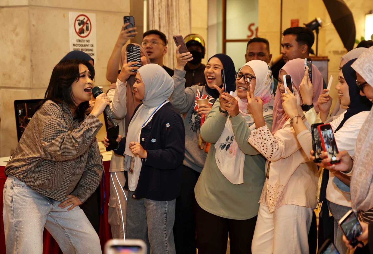 Bazaar Kopi ber-Kuali-ti event by Kuali X Star Track at Menara Star lobby in conjunction SMG55 Anniversary on October 01.-AZMAN GHANI/The Star
