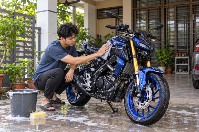 Pencinta dua roda akan menjaga kenderaan mereka dengan baik. -Gambar hiasan AI