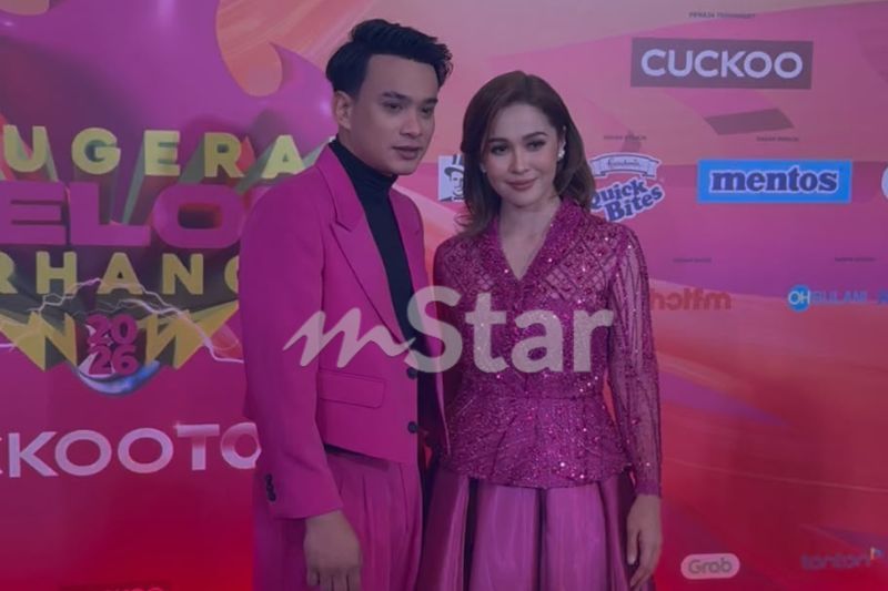 DJ Kidd (kiri) mengakui mahu menjaga Emma dengan baik.