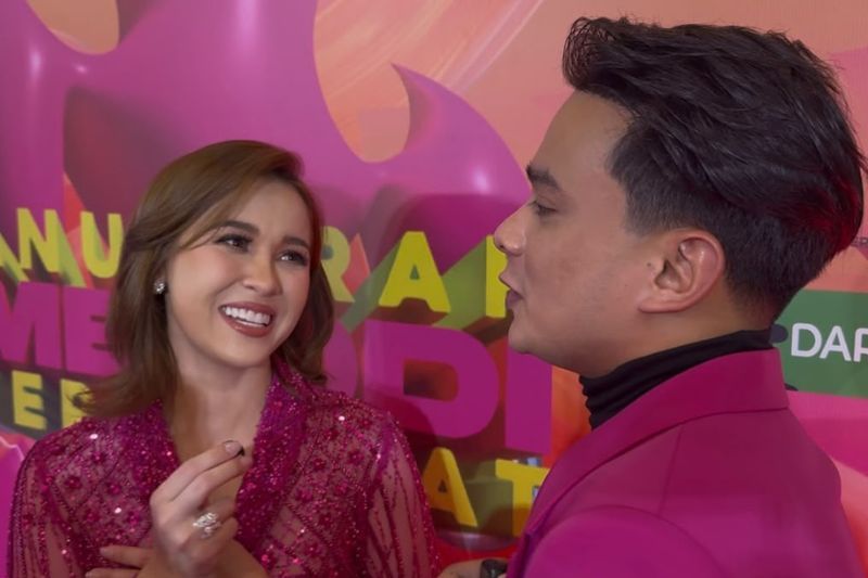 DJ Kidd (kanan) sentiasa membuat Emma tertawa.