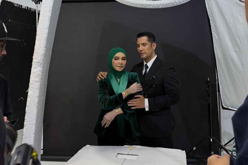 Aliff (kanan) mengakui terlalu penat menjalani penggambaran selama lima hari.